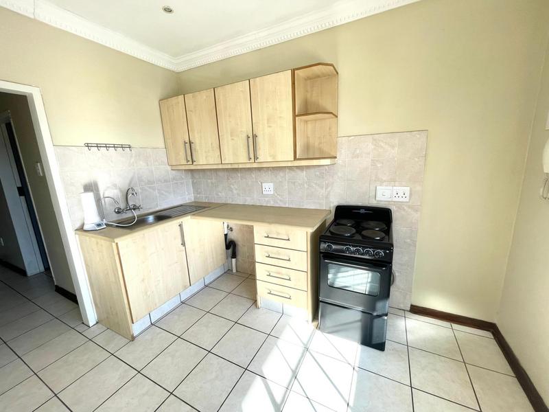 To Let 1 Bedroom Property for Rent in Kannoniers Park North West